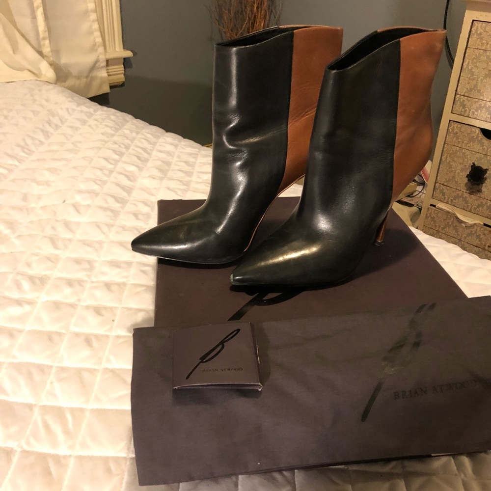 Weekend Sale!! Brian Atwood Bicolor Boots- sz 8 - Picture 3 of 7